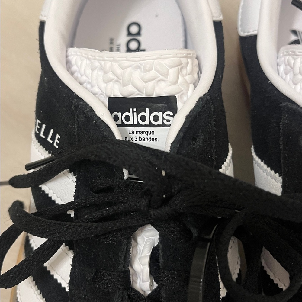 Adidas Women’s Gazelle Bold Platform Sneaker - Size 8 - Picture 4 of 9